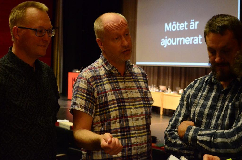 Det nya lokala partiet Kommunens röst presenterade sig i samband med måndagskvällens kommunfullmäktige, från vänster Ulf Erlandsson, Håkan Spångberg och Michael Strömberg. Foto: Urban Önell
