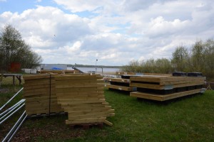 Flytbryggan ligger redan och väntar vid Tormestorps båthamn. Foto: Berit Önell