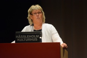 Kommunstyrelsens ordförande Lena Wallentheim (S) berättade att de 46 miljoner kommunen avsatt till fiberetablering inte kommer att räcka. Foto: Urban Önell