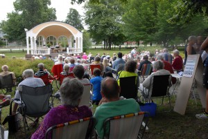 Det folkliga engagemanget för att bevara musikpaviljongen är stort, det märktes inte minst vid konserten nyligen. Foto: Urban Önell