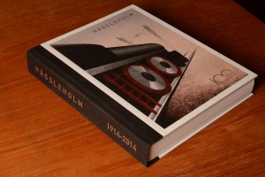 Boken om Hässleholm är ett praktverk på 460 sidor. Foto: Urban Önell