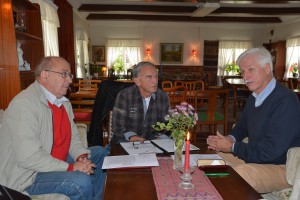 Aktionsgruppen för paviljongens bevarande träffades på torsdagen på Kafé Verum, från vänster Leif Henningsson, Evert Storm och Peter Alf.
