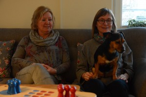 Annelies hund Emma är populär på Solhaga.