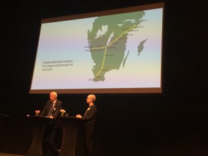 Sverigeförhandlarna HG Wessberg och Catharina Håkansson Boman presenterade föreslagen sträckning och stationslägen för höghastighetstågen.