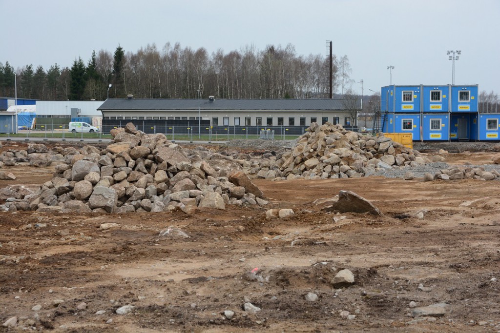 Den mest förorenade delen av Kaabs gamla fastighet tycks vara i delen ner mot Löparevägen och föroreningarna kan ha spritt sig vidare utanför fastigheten. Foto: Berit Önell