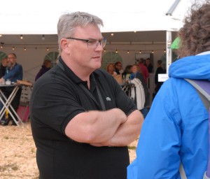 Jonas Johansson, vice festivalgeneral, hoppas att lördagens väder blir lite bättre. Foto: Urban Önell