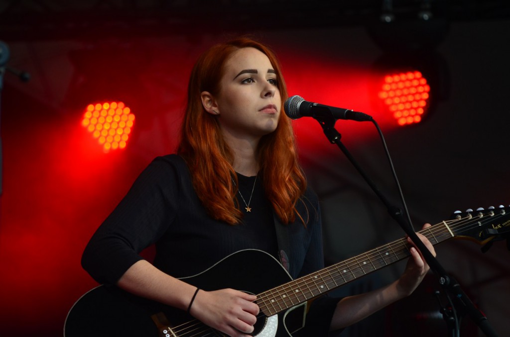 Även unga artister får plats på festivalen. Lovisa Linde, 20, vann finalen i Torsjö Live Award. 