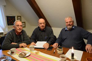 Paviljongvännerna Evert Storm, till vänster, Leif Henningsson och Ronny Larsson berättade vid fredagens presskonferens om sina intervjuer med de lokala politiska partiernas företrädare. Foto: Berit Önell