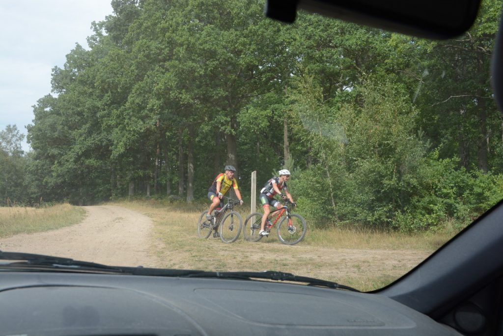 Bilden visar cyklister på Hovdala.