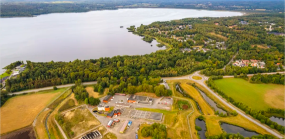 Bilden visar Hässleholms reningsverk med omgivningar.