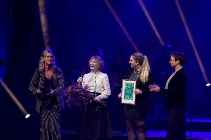 Bilden visar prisutdelningen där Madlén Sjögaardh blir Årets hässleholmare.