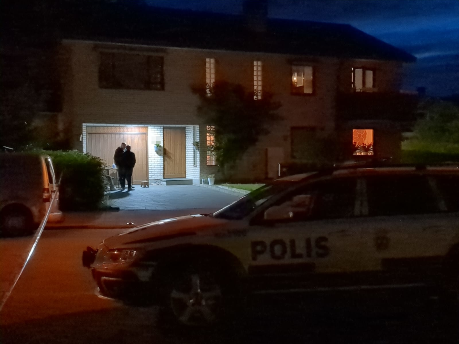 Ett radhus på Västerbogatan i Hässleholm utsattes för beskjutning på söndagskvällen. Foto: Jonathan Önell