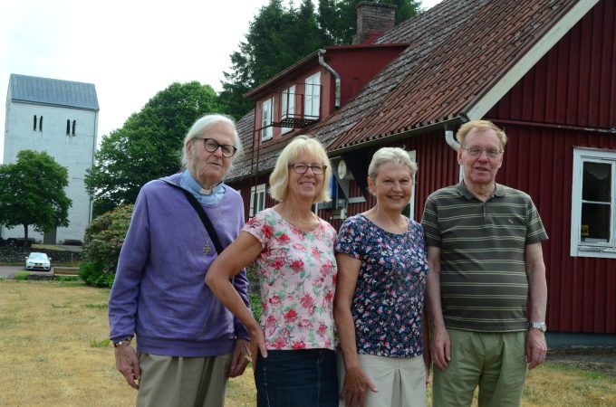Prästen Staffan Örneskans, tillsammans med lekmännen Ulla Stridsberg,Anita Lennartsson och Staffan Andersson är några av totalt 23 volontärer som engagerat sig så att vägkyrkan i Farstorp blivit möjlig att genomföra ännu en gång. 