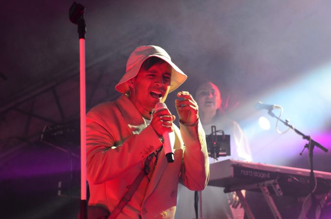 Daniel Adams-Ray besökte Torsjö för första gången, men påminde om att han spelat på Siesta-festivalen i Hässleholm en gång i tiden. Foto: Urban Önell