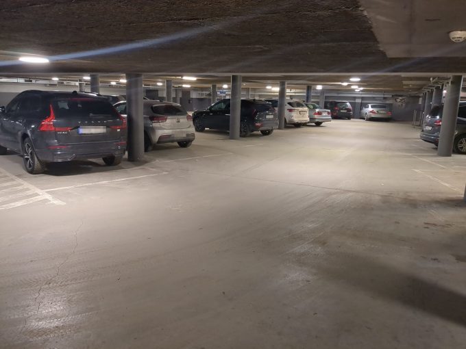 Bilden visar parkeringsgaraget under kulturhuset.