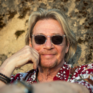 Bilden visar artisten Tommy Nilsson.