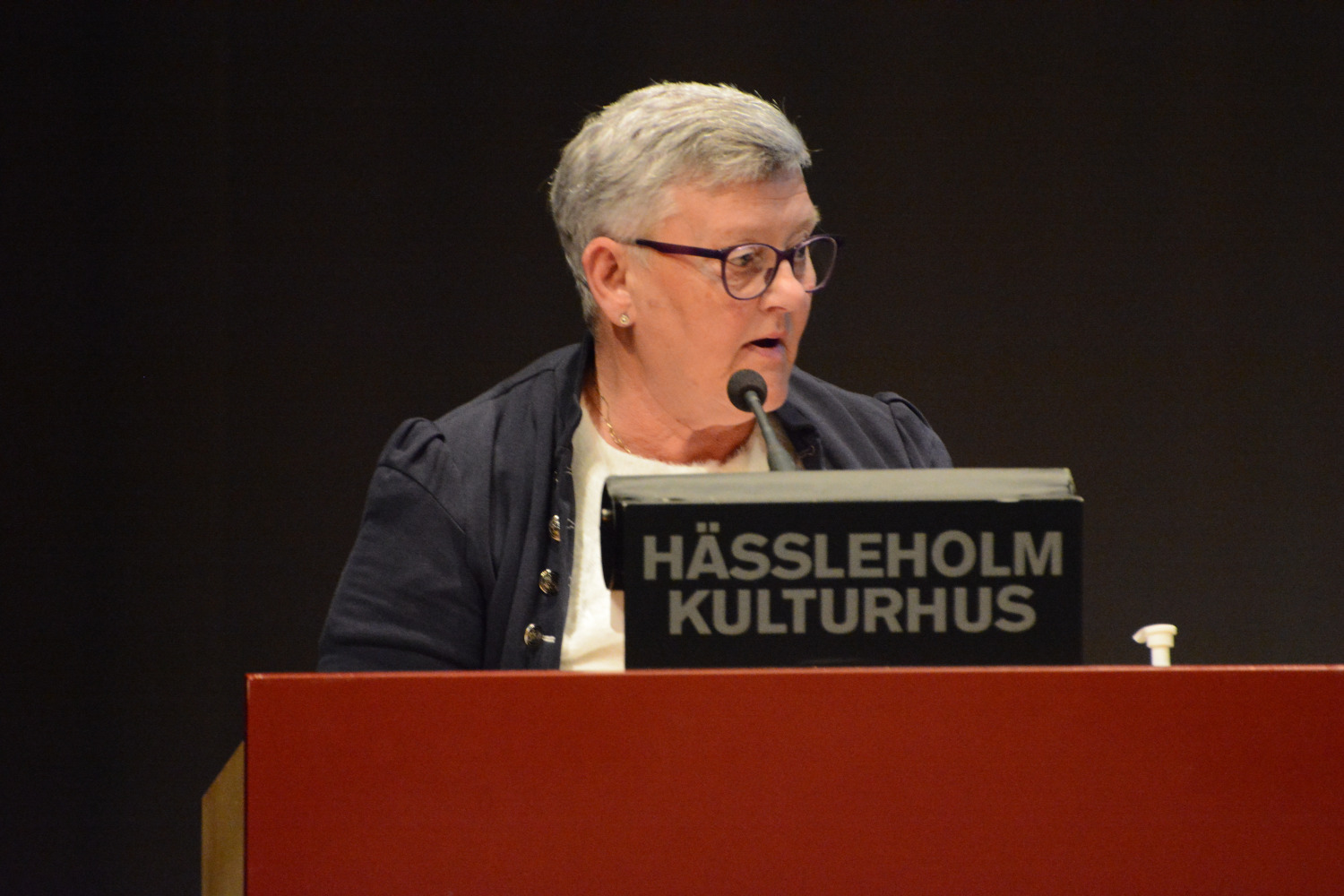 Bilden visar Connie Asterman.