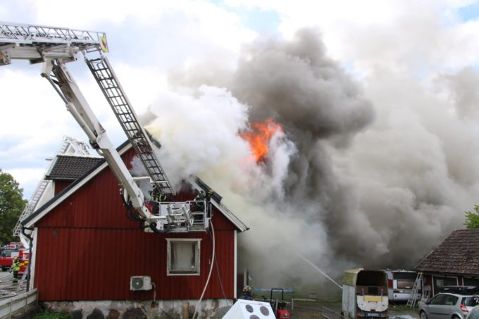 Bilden visar villabranden.