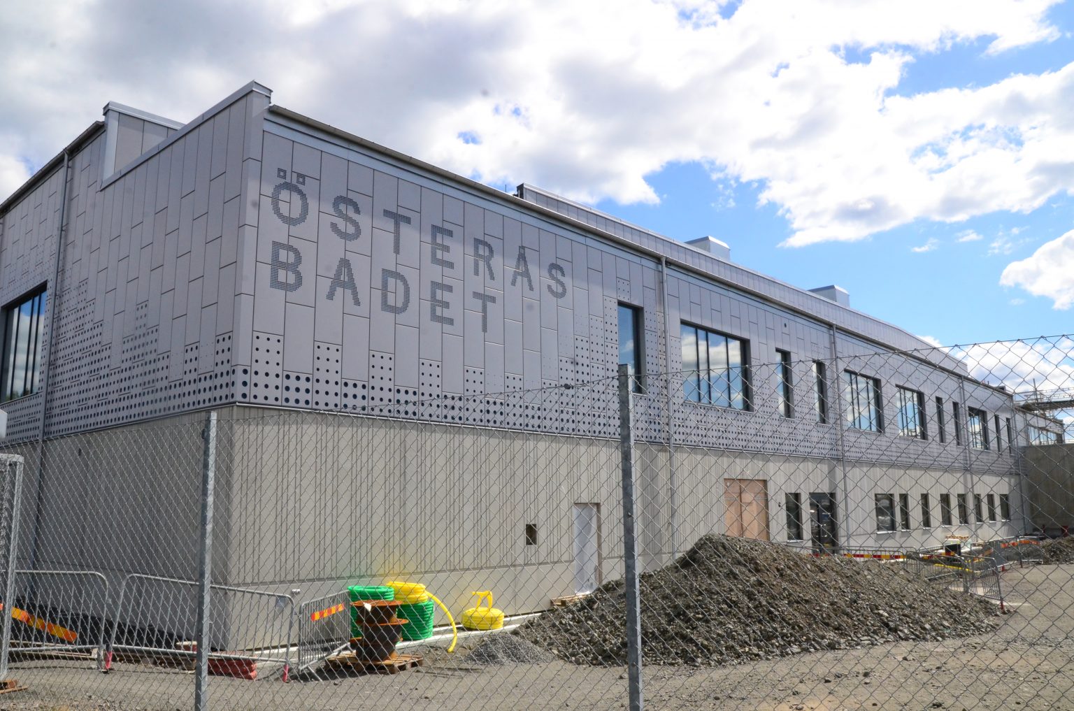Bilden visar Österåsbadet.